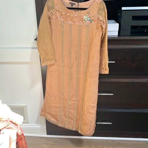 Pakistani Indian Kameez - Picture 1 of 3